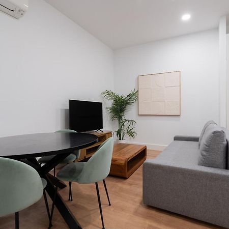 Apartamentos Reformados En Metro Pacifico Alquiler Temporal Madrid Buitenkant foto