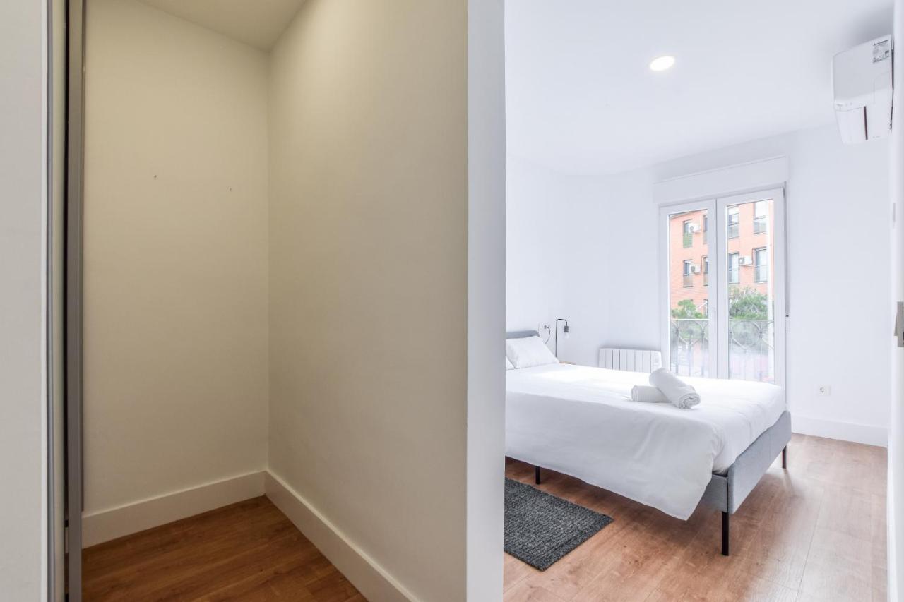 Apartamentos Reformados En Metro Pacifico Alquiler Temporal Madrid Buitenkant foto