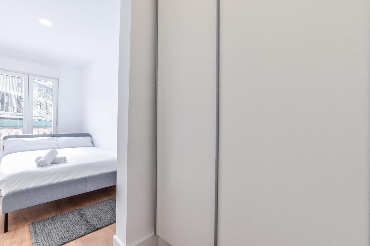 Apartamentos Reformados En Metro Pacifico Alquiler Temporal Madrid Buitenkant foto
