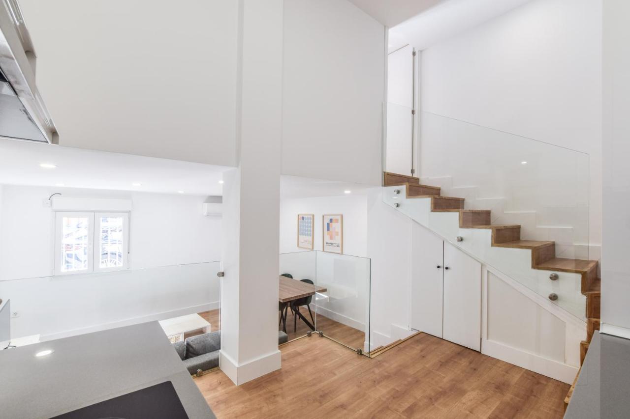 Apartamentos Reformados En Metro Pacifico Alquiler Temporal Madrid Buitenkant foto