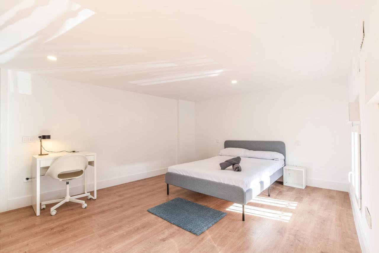 Apartamentos Reformados En Metro Pacifico Alquiler Temporal Madrid Buitenkant foto