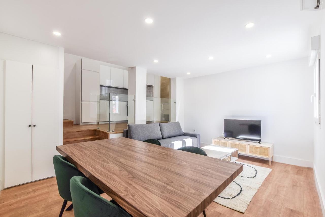 Apartamentos Reformados En Metro Pacifico Alquiler Temporal Madrid Buitenkant foto