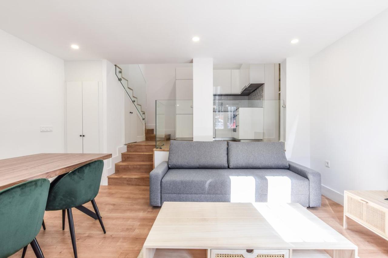 Apartamentos Reformados En Metro Pacifico Alquiler Temporal Madrid Buitenkant foto