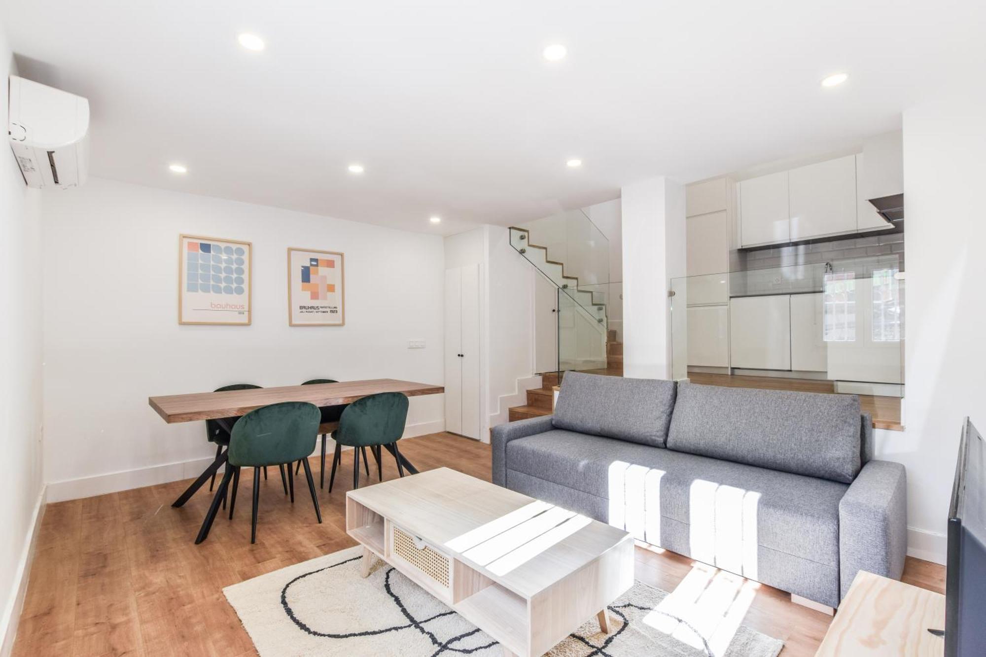 Apartamentos Reformados En Metro Pacifico Alquiler Temporal Madrid Buitenkant foto