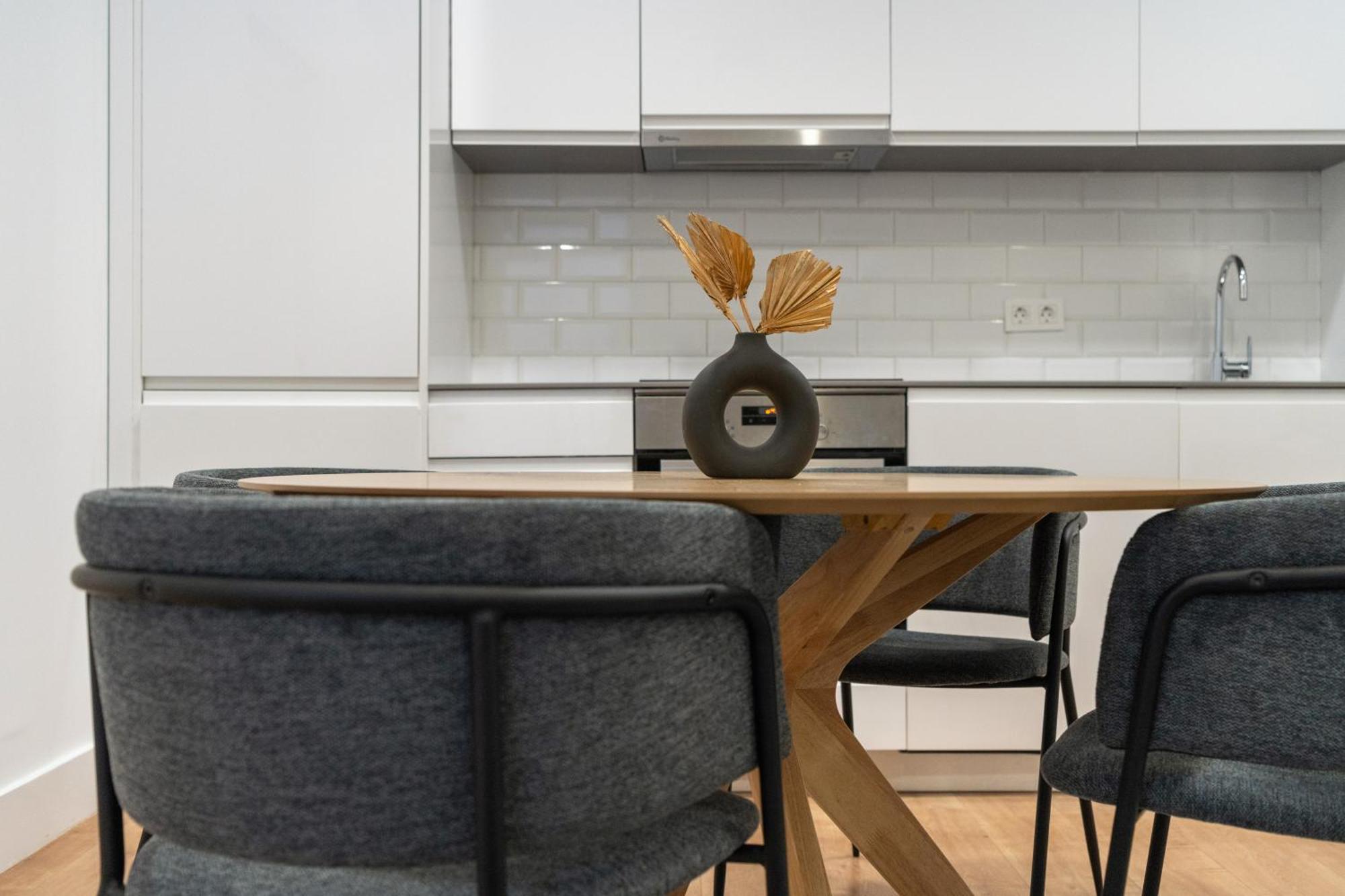 Apartamentos Reformados En Metro Pacifico Alquiler Temporal Madrid Buitenkant foto