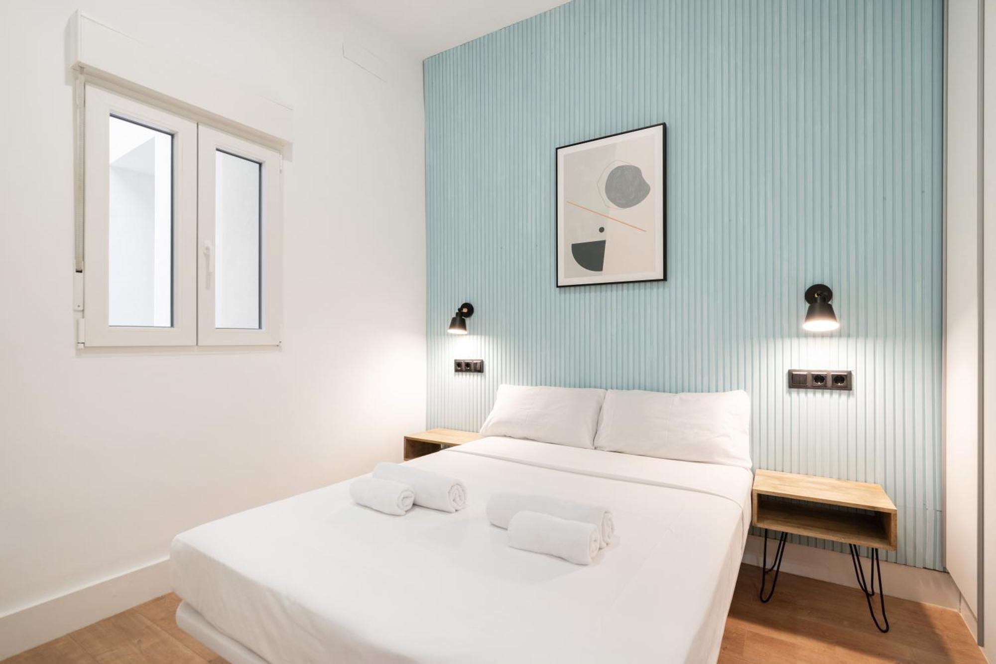 Apartamentos Reformados En Metro Pacifico Alquiler Temporal Madrid Buitenkant foto
