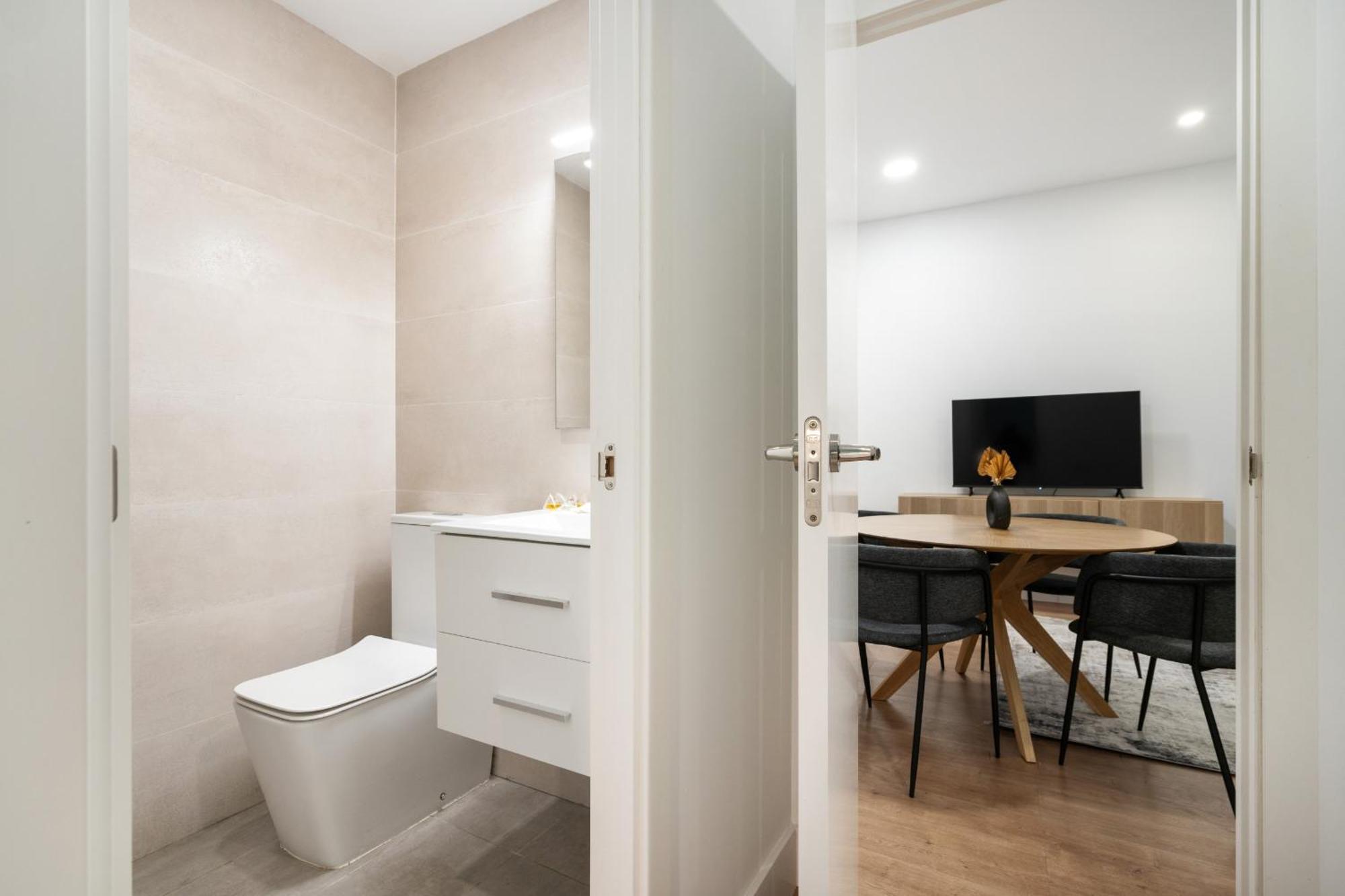 Apartamentos Reformados En Metro Pacifico Alquiler Temporal Madrid Buitenkant foto