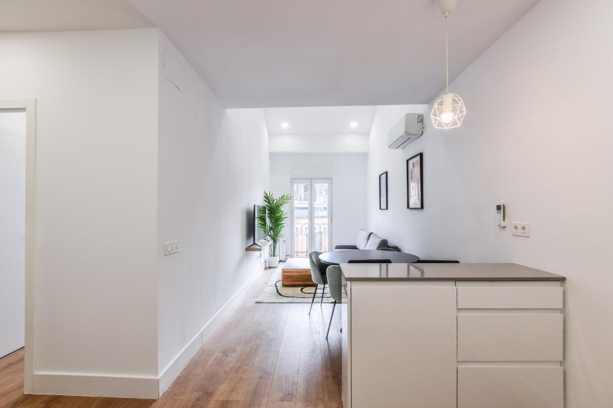 Apartamentos Reformados En Metro Pacifico Alquiler Temporal Madrid Buitenkant foto