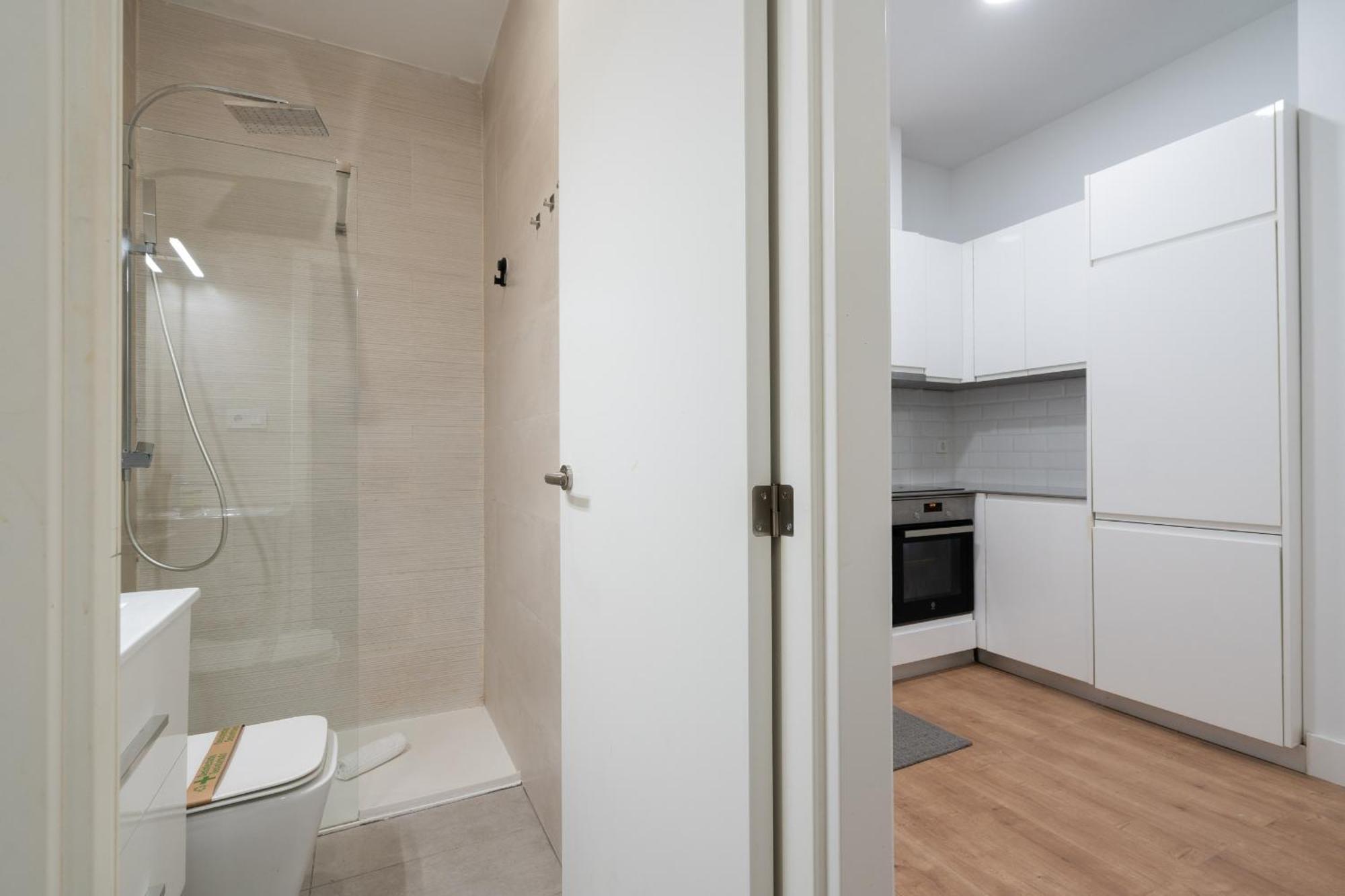 Apartamentos Reformados En Metro Pacifico Alquiler Temporal Madrid Buitenkant foto