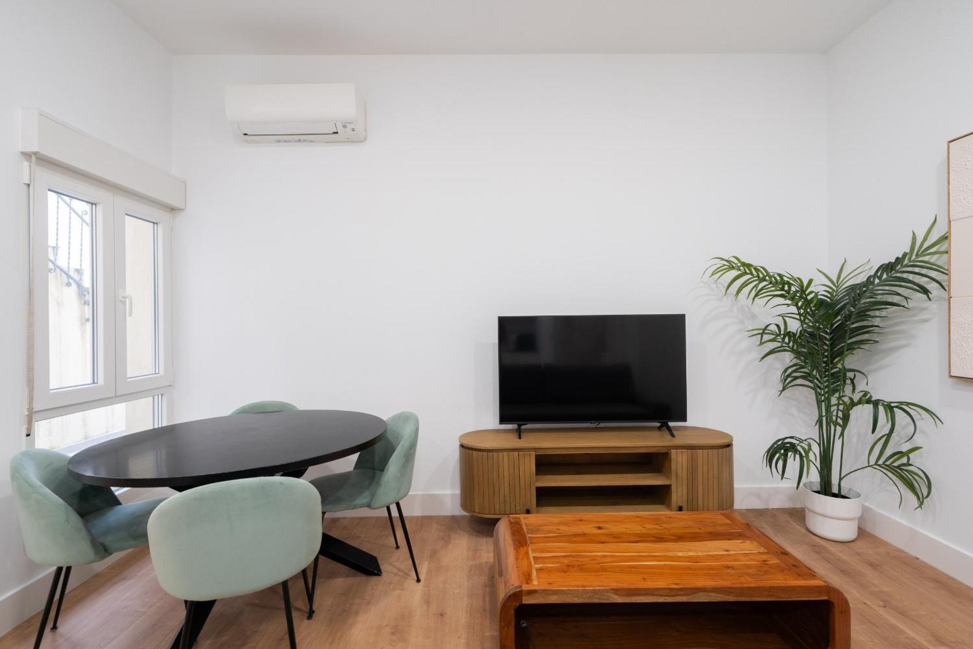 Apartamentos Reformados En Metro Pacifico Alquiler Temporal Madrid Buitenkant foto